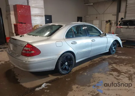 2004 Mercedes-Benz E 500 4Matic z USA, uszkodzony, nr VIN WDBUF83J74X160455